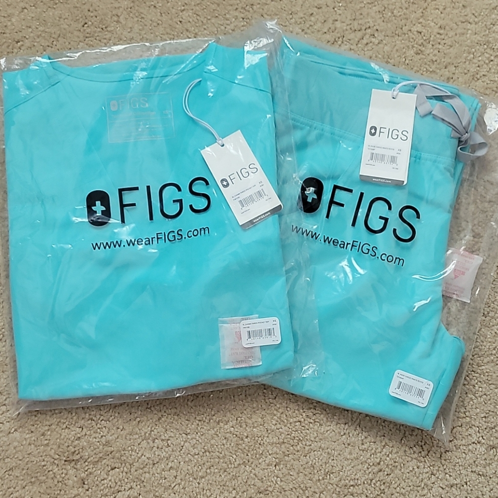 Figs scrubs set